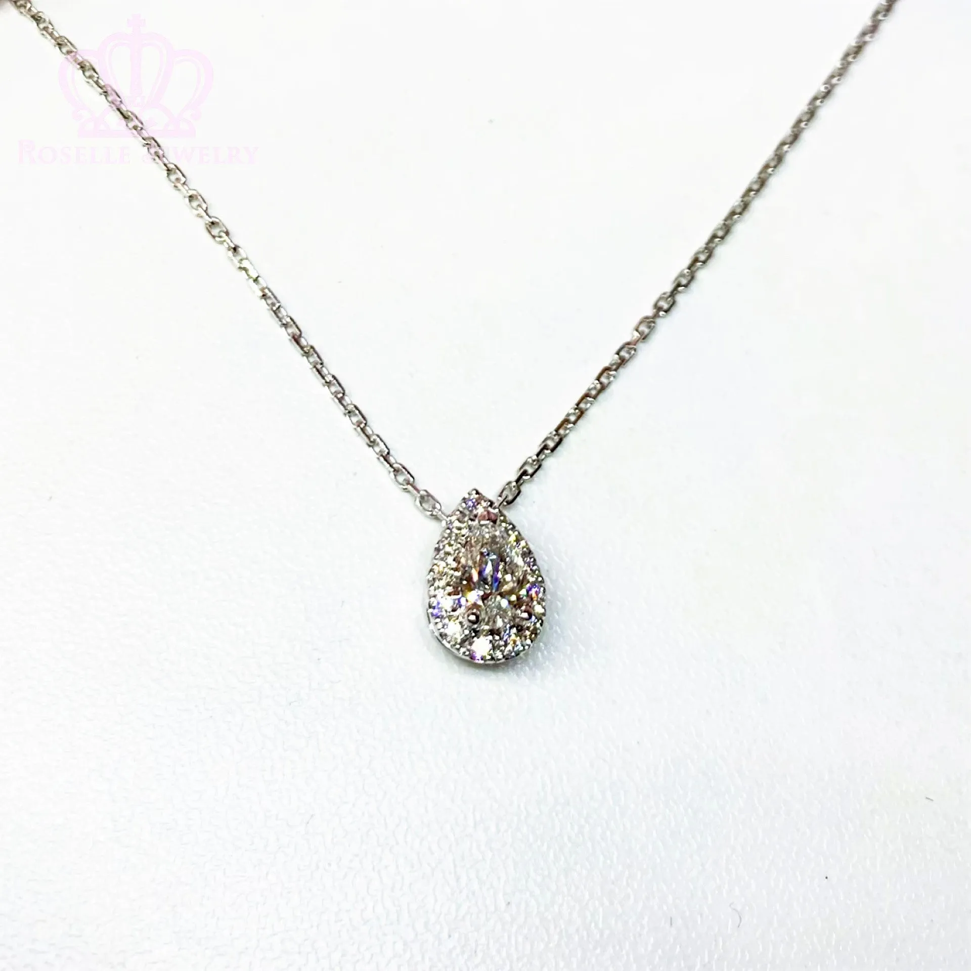 0.43CTW Pear Cut Lab Grown Diamond Side Stone Halo Pan Necklaces - LC2