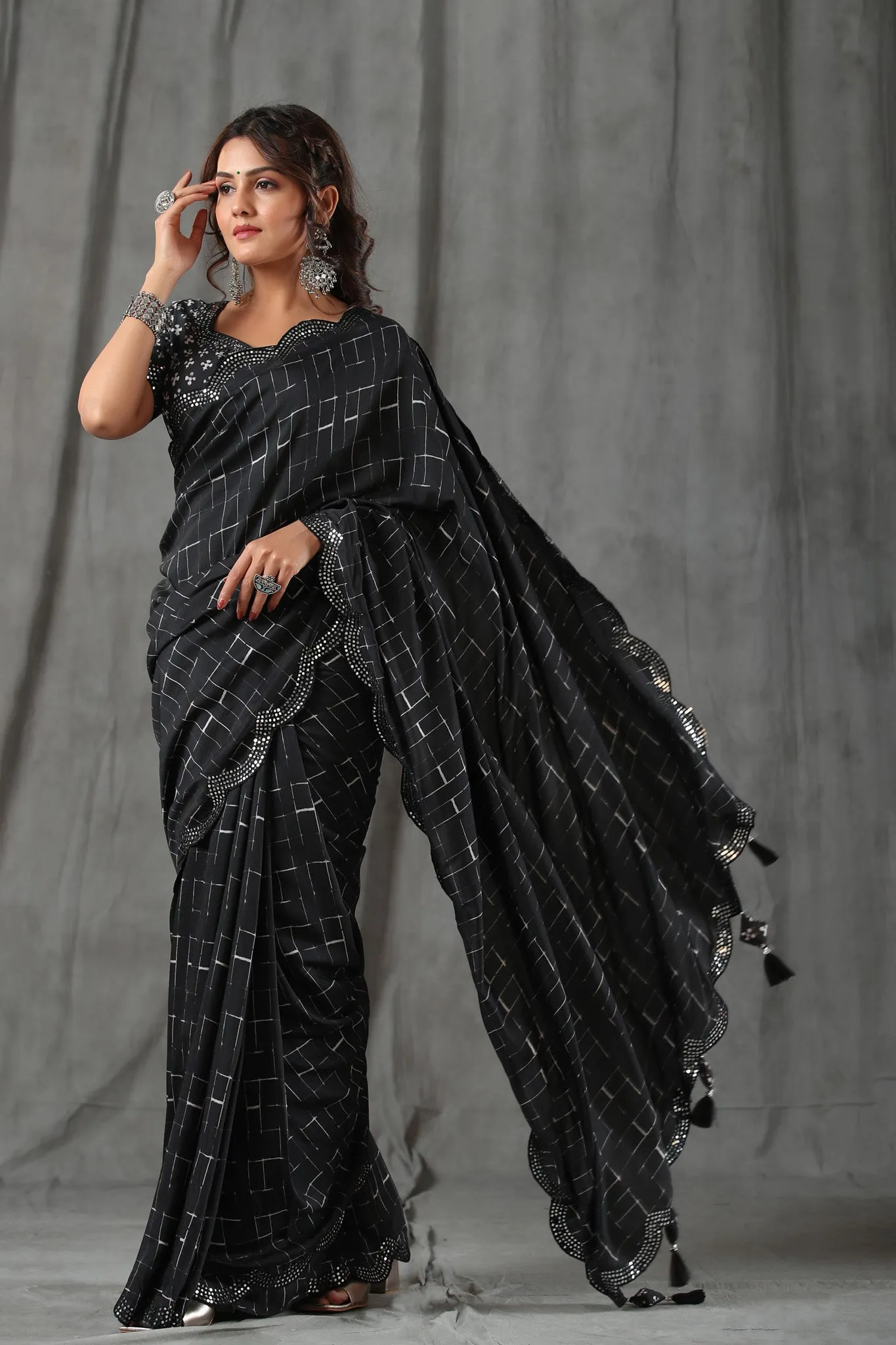 90Z797-RO Black Printed Crepe Saree with Scalloped Border