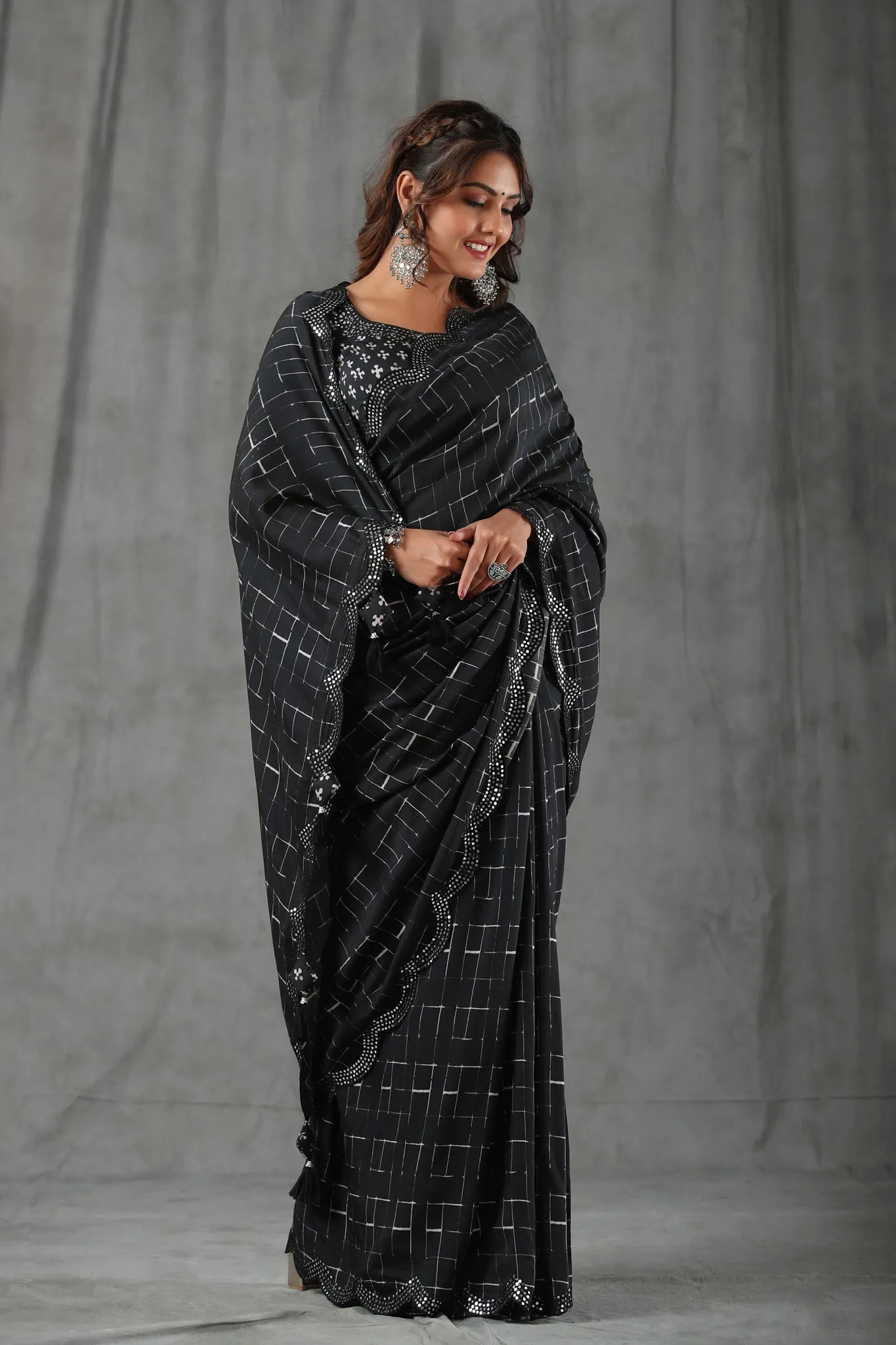 90Z797-RO Black Printed Crepe Saree with Scalloped Border