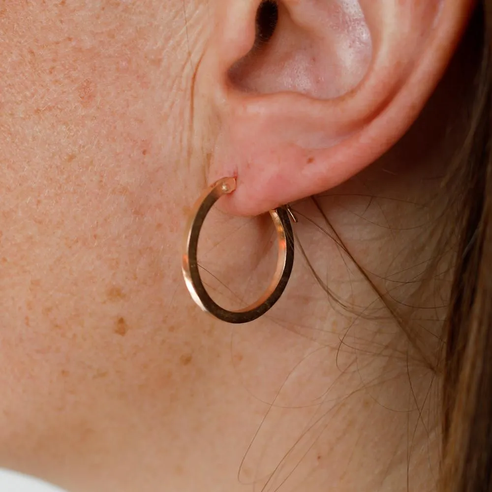 E 648 - Medium Hoop Earring