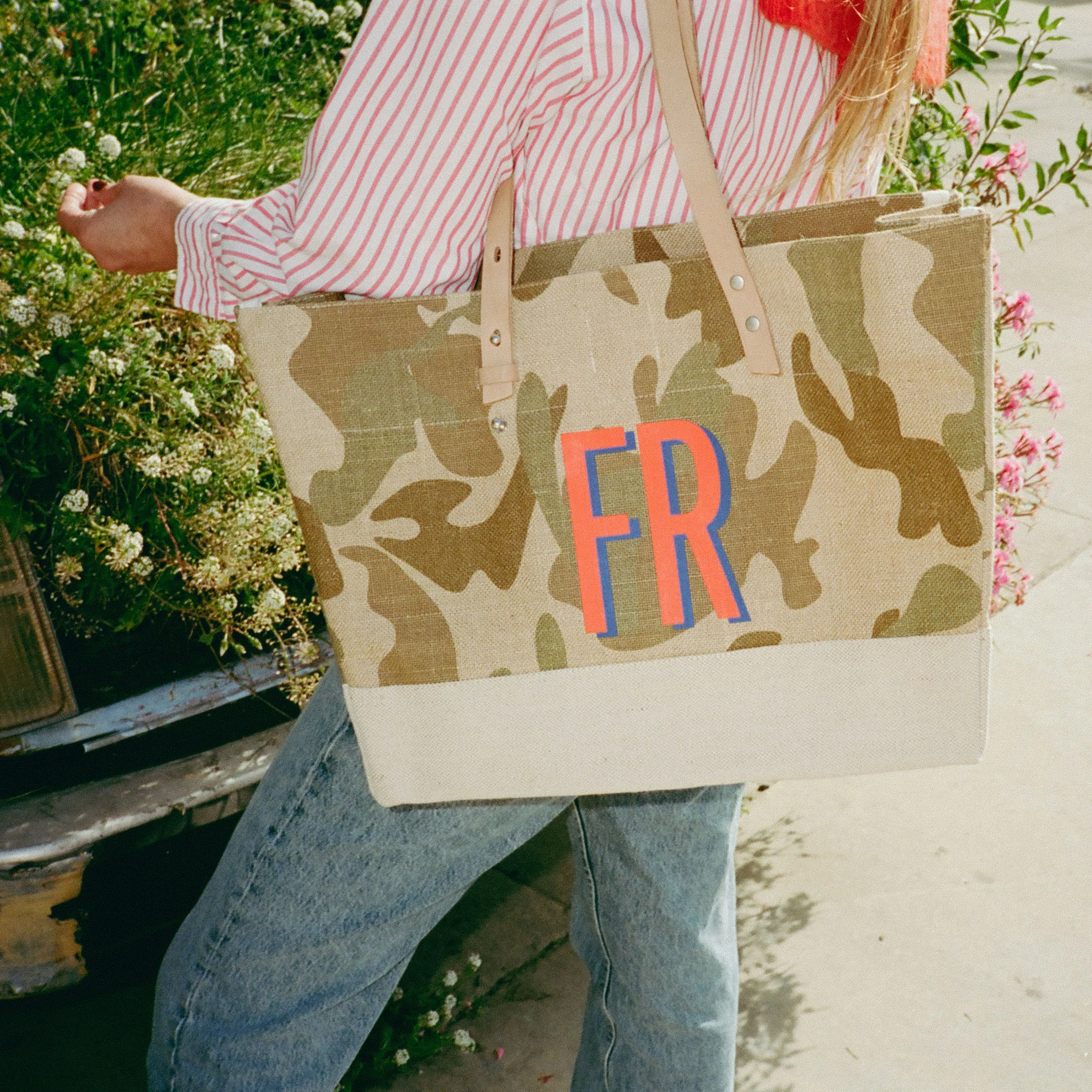 Shoulder Market Bag in Safari with Large Monogram