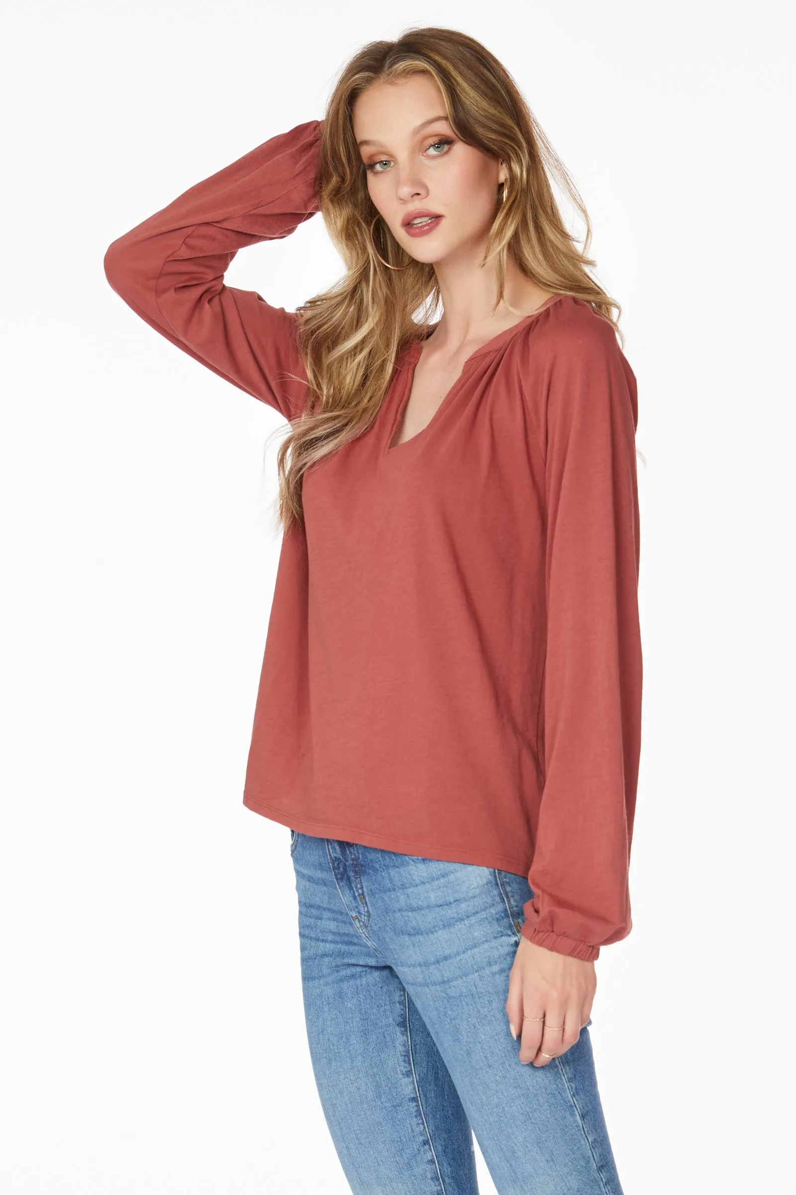 SPLIT NECK SHIRRED TEE